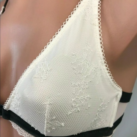 Victoria's Secret Long Lined Lace Bralette - Picture 7 of 7